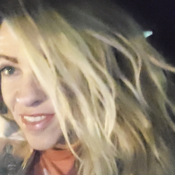 Meet your Posher, Rachael aka MAMABEAR!! #1BUYER - Picture 8 of 8